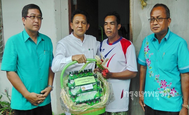 ผู้ว่าฯภูเก็ตนำกระเช้านายกฯ-มท.1 เยี่ยมผู้บาดเจ็บเหตุระเบิด