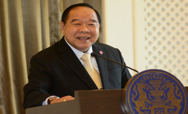 'ประวิตร'ให้กำลังใจนักกีฬาไม่ได้เหรียญ อ้าแขนรับเข้ากองทัพ