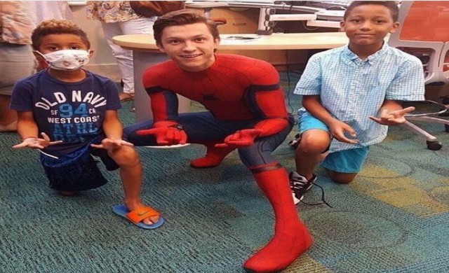 'ทอม ฮอลแลนด์'เซอร์ไพร์ส แต่งชุดสไปเดอร์แมนเยี่ยมคนไข้เด็ก