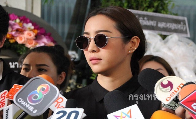 รดน้ำศพ'จูน'สุดเศร้า 'จ๋า'ยันน้องป่วยไม่ได้เครียดเรื่องรัก