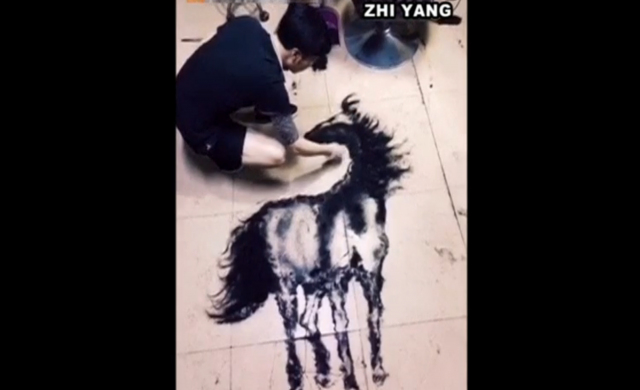 ช่างผมชาวจีนสร้างงานศิลปะจากเส้นผม