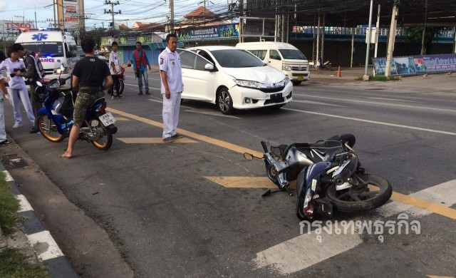 สาวขับเก๋งรีบไปเข้าเวรเช้า ชนจยย.วิน คนซ้อนท้ายเจ็บสาหัส