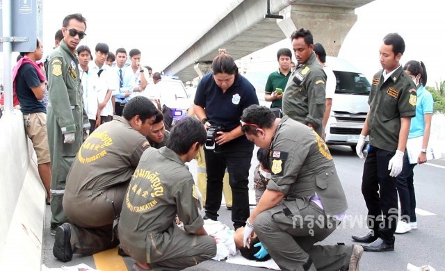 นศ.หนุ่มพาแฟนซิ่งบิ๊กไบค์แหกโค้งดับ