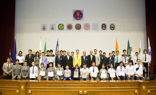 2 นิสิตมก.ซิวรางวัลชนะเลิศหนังสั้นบัณฑิตไทยไม่โกง