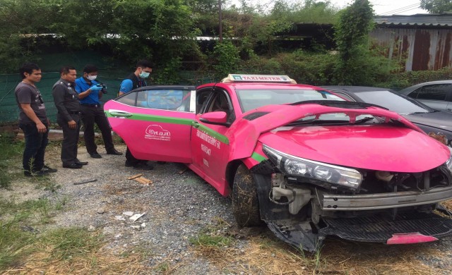 ตร.เร่งไล่ล่าคนร้ายยิงโชว์เฟอร์แท็กซี่