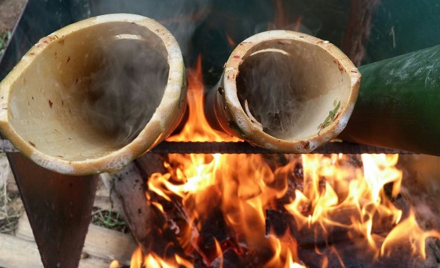 เสน่ห์'หลามไก่' อาหารพื้นบ้านชาวต.นครชุม