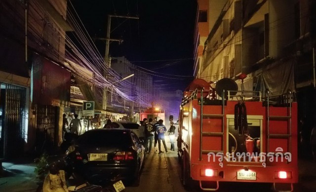 ไฟไหม้ร้านกาแฟเจ้าของโดดชั้น2หนีตาย
