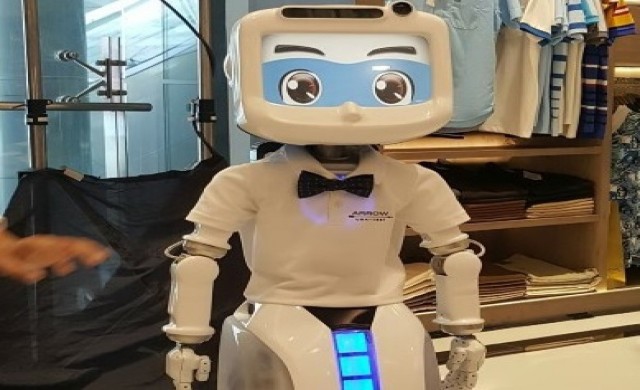 ชมคลิป "หุ่นยนต์พนักงานขาย" ตัวแรกของโลก