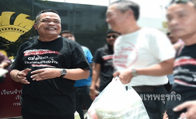 'จตุพร' พร้อมหากติดคุก ตัดผมสั้น-เตรียมของใช้ส่วนตัว