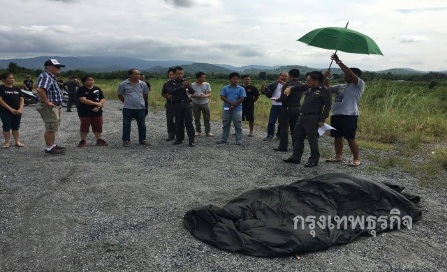 ครูฝึกโดดร่มจากเครื่องบิน เกิดสายร่มพันกัน โหม่งพื้นดับ