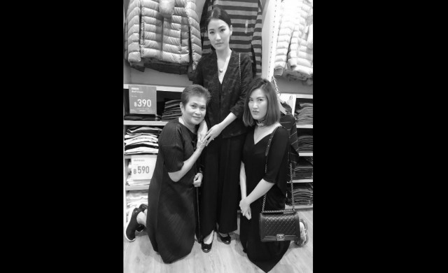 โลกโซเชียลปลื้ม! พระราชินีภูฏานทรงเป็นกันเอง ที่ร้าน Uniqlo