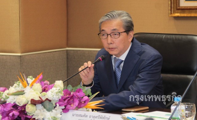 'สมคิด' สั่งผู้ประกอบการเร่งผลิตชุดดำให้เพียงพอ