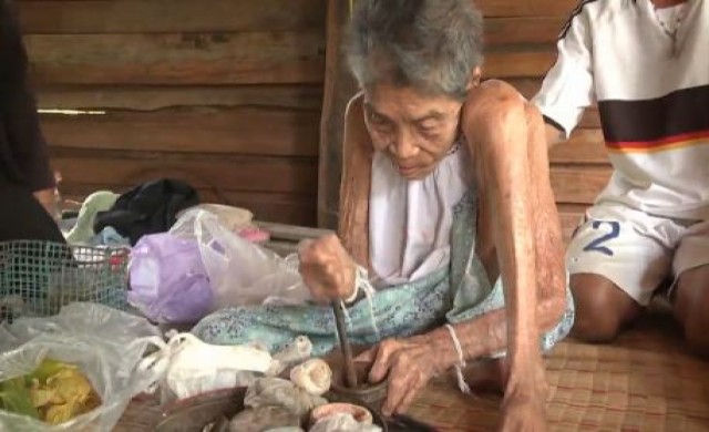 พบคุณยาย6แผ่นดิน อายุยืน107ปี ฟันแท้ครบทุกซี่