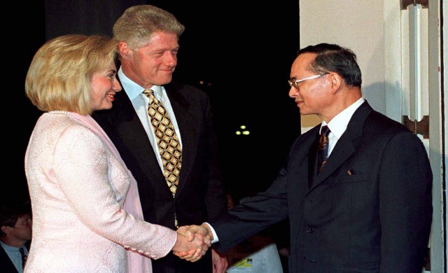 'คลินตัน' แสดงความเสียใจต่อชาวไทย