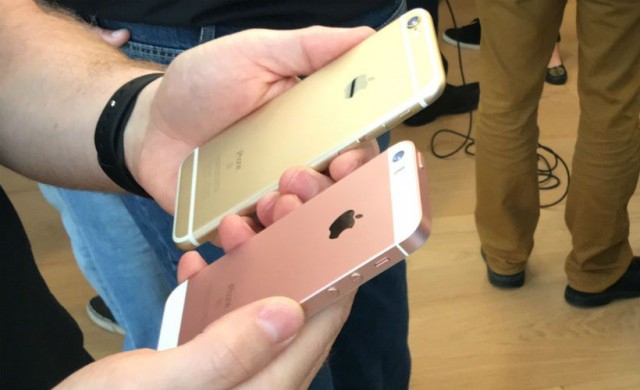 ชาวเกาหลีใต้แห่ซื้อ 'ไอโฟน7' วันแรก