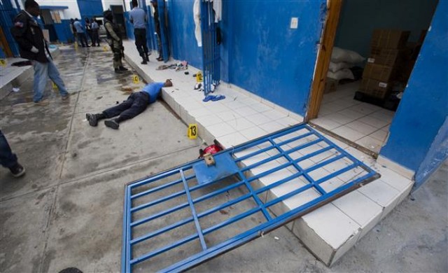 174 นักโทษแหกคุกเฮติ (มีคลิป)