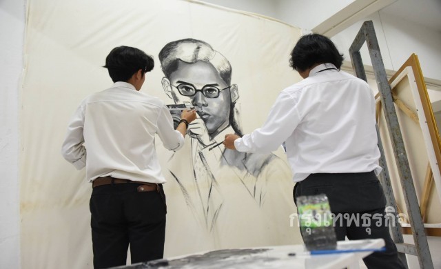 มมส พร้อมใจวาดพระบรมสาทิสลักษณ์'ในหลวง ร.9'