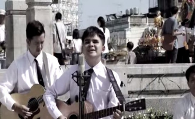 คลิป'หมิง100เสียง' หนุ่มตาบอด ร้องเพลง'ทำดีเพื่อพ่อ'