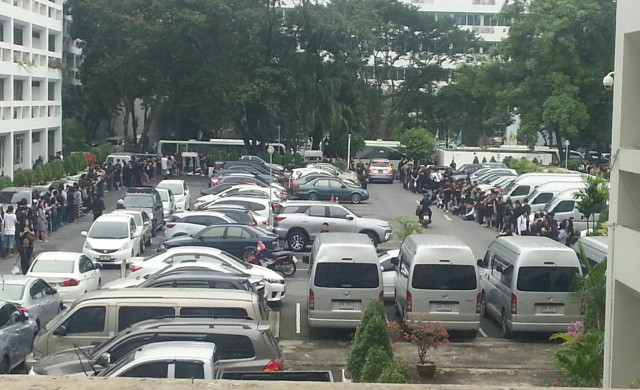 'ประชาชน'แห่แลกเหรียญชุดกษาปณ์ที่ระลึก