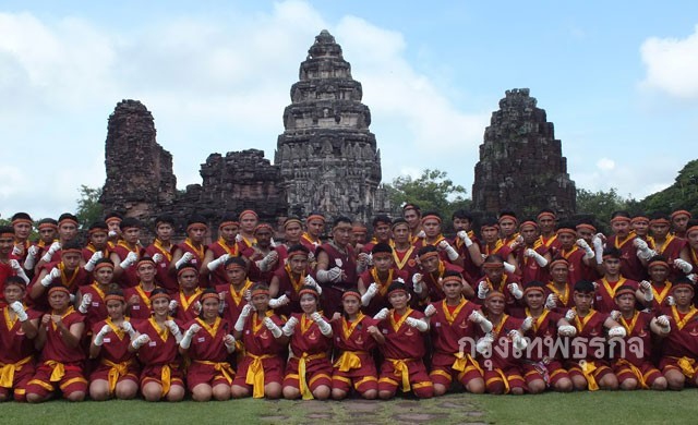 ไหว้ครู 'มวยไทยโบราณ' ร่วมแสดงความอาลัย