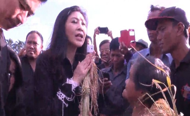 ย้อนดูคลิป 'ยิ่งลักษณ์' พูดอะไรกับชาวนาสุรินทร์