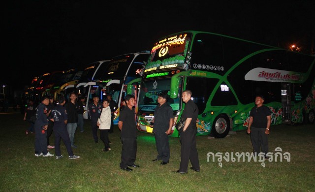 ชาวพิษณุโลก750คน เดินทางไปกราบพระบรมศพฯ รอบแรก