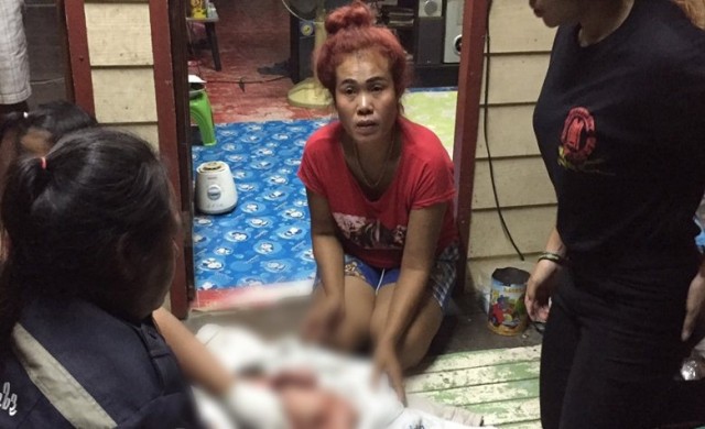 ตร.เร่งตรวจวงจรปิด ล่าคนนำ'ทารก'ทิ้งหน้าบ้านย่านจตุจักร