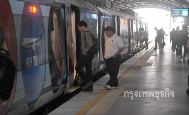 'แอร์พอร์ตลิงก์' เร่งติดตั้งบันไดเลื่อนสถานีพญาไท