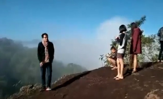 ผาหมวก-ผาหนอง รอนักท่องเที่ยวสัมผัส-ชมทะเลหมอก