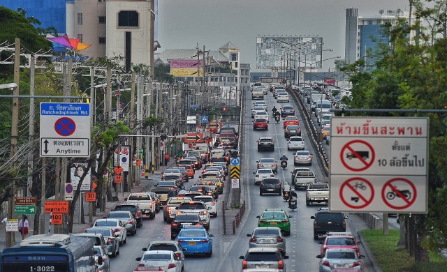 ปิดสะพานข้ามแยกรัชโยธินวันนี้ แนะ5เส้นทาง เลี่ยงจราจรติดขัด