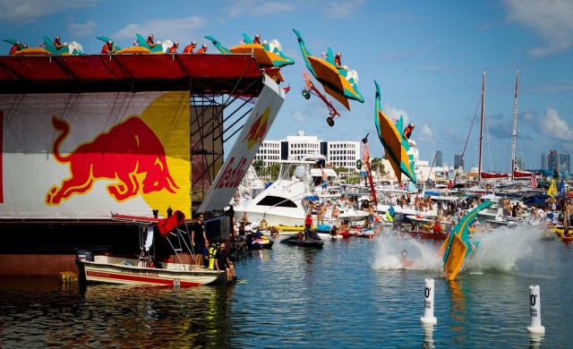 ฮ่องกงแข่งบินไกลสุดด้วยเครื่องบินทำมือ