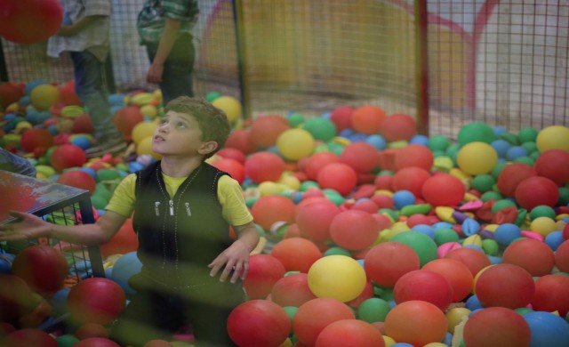 เด็ก 'ซีเรีย' หลบระเบิด เรียน-เล่นใต้ดิน