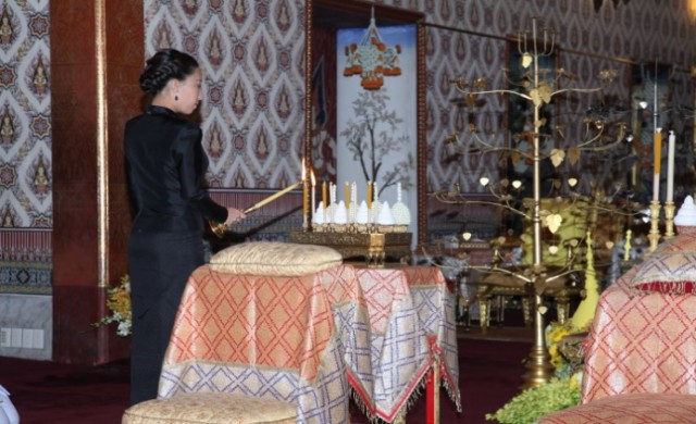 ‘พระองค์ภาฯ’ทรงบำเพ็ญพระกุศลสวดพระอภิธรรมพระบรมศพ