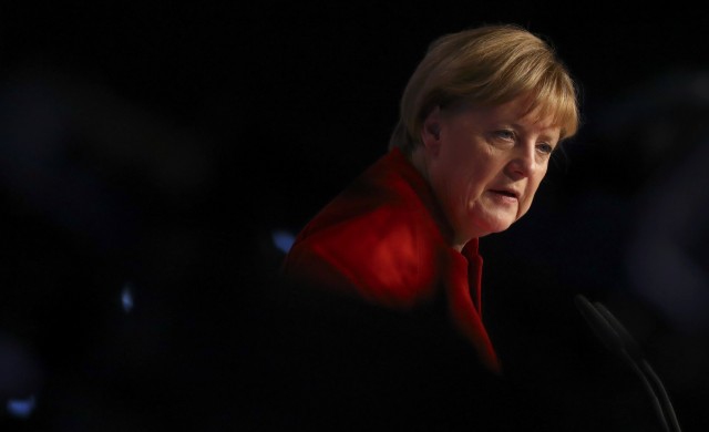 'แมร์เคิล' แบนผ้าคลุมหน้ามุสลิม