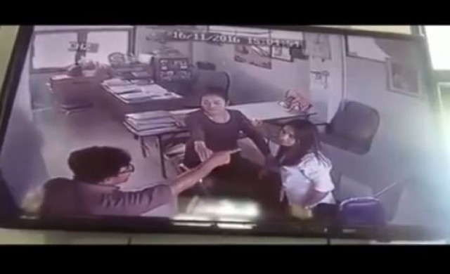 คลิปฉาว! 'ปธ.' หน่วยงานชื่อดัง ตบพนง.สาว หน้าหงาย