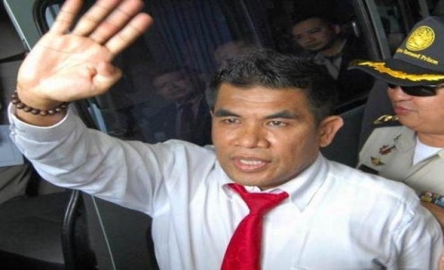 ปวดท้อง! 'เจ๋ง'ขอเลื่อนฟังคำพิพากษาศาลฎีกา คดีหมิ่นเบื้องสูง