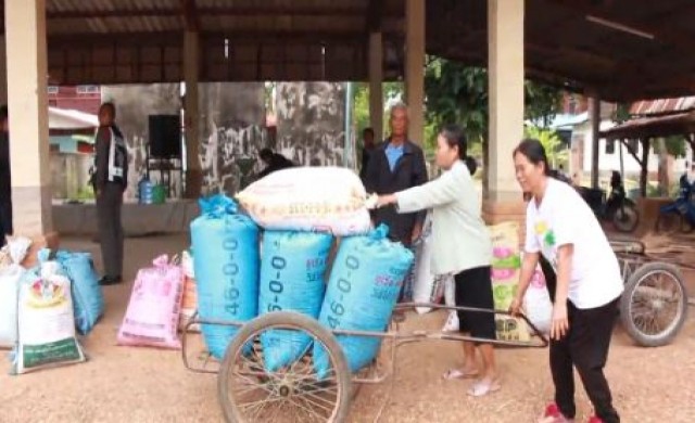 ธ.ก.ส.ร่วมกับสกต.ออกหน่วยเคลื่อนที่ รับซื้อข้าวถึงบ้าน