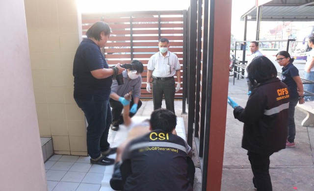 แม่บ้านปั้มช็อค มาทำความสะอาดเจอคนส่งของตายในห้องน้ำ