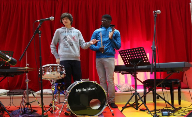 คอนเสิร์ตเพื่อเด็กหูหนวก