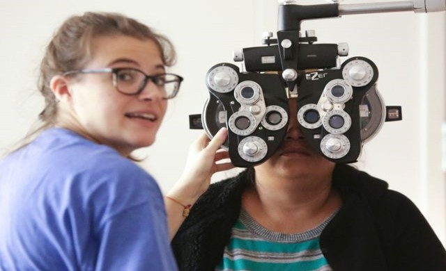 เห็นภาพบิดเบี้ยว ส่งสัญญาณจอตาเสื่อม