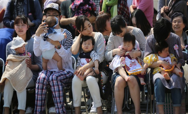 เด็กเกิดใหม่ญี่ปุ่นลดฮวบ คาดปีนี้ต่ำกว่า 1 ล้านคนรอบร้อยปี