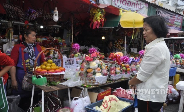 ชาวโคราชซื้อกระเช้าผลไม้เป็นของขวัญปีใหม่ ยอดขายพุ่ง 