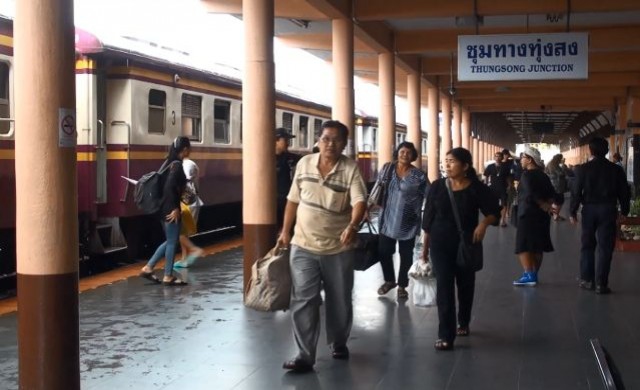 รถไฟสายใต้4ขบวน สุดปลายทางที่ทุ่งสง