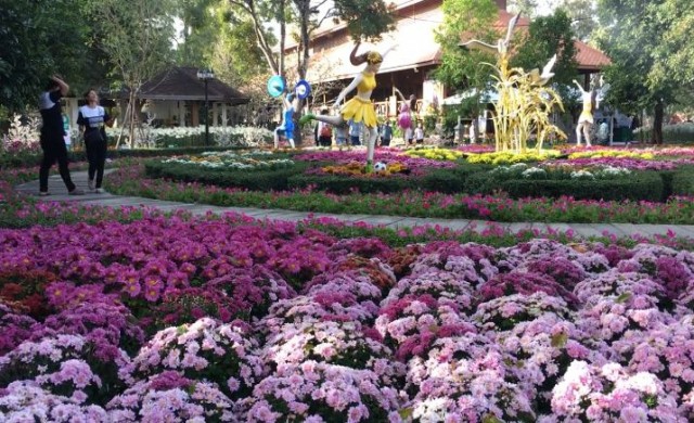 นักท่องเที่ยวเข้าชม 'เทศกาลเชียงรายดอกไม้งาม' ทะลุล้านคน