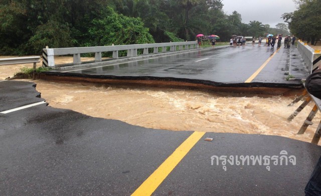 เปิด10เส้นทางภาคใต้น้ำท่วมสูงห้ามผ่านเด็ดขาด!