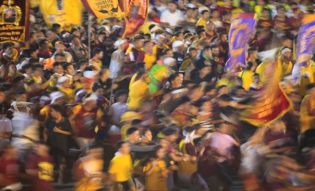 ชาวคริสต์ตากาล็อก แห่ ‘พระเยซูดำ’