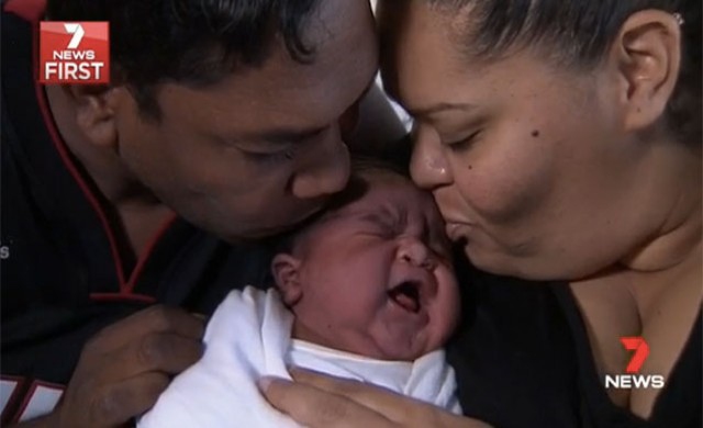 อึ้ง! ทารกยักษ์หนัก 6 กก.