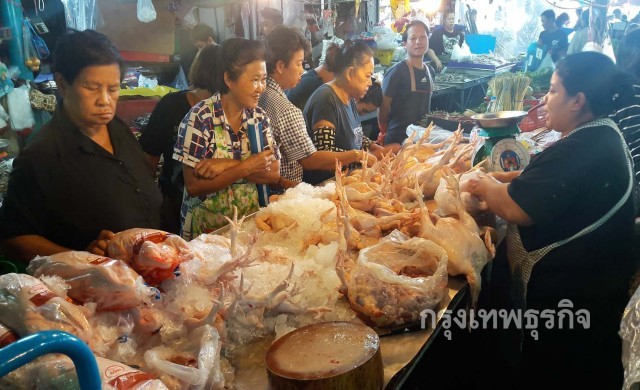 ตลาดปากน้ำคึกคัก ชาวไทยเชื้อสายจีนเริ่มออกมาจับจ่าย