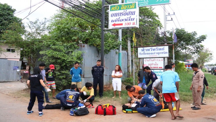 ปิคอัพจ่าทหารเรือ ชนจยย.ได้รับบาดเจ็บ 2 ราย