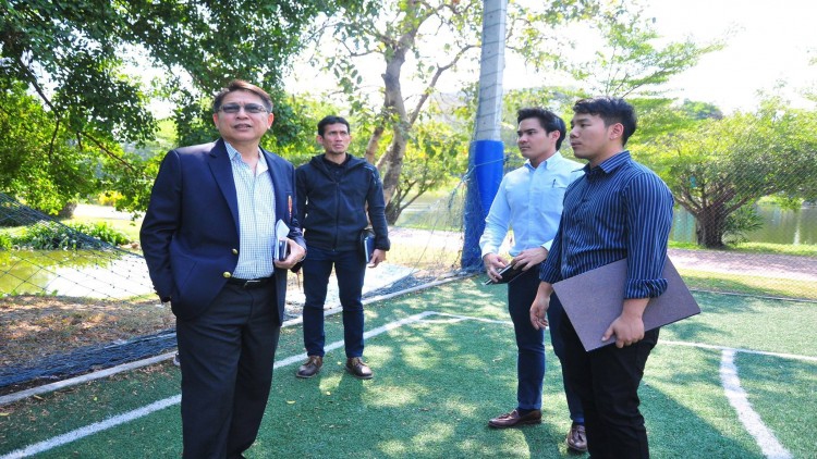 สมาคมกีฬาฟุตบอลฯ หารือกกท.สร้างสนามหญ้าเทียม